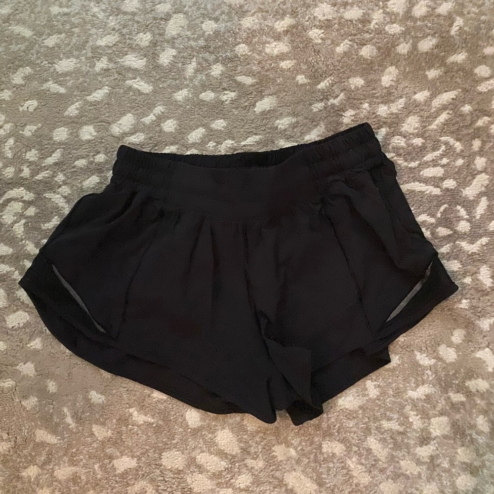 Lululemon black hotty hot shorts